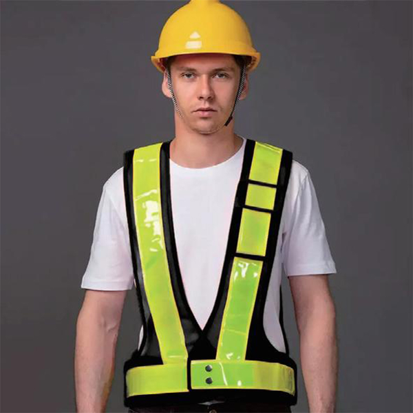 Istaknite prsluk s reflektirajućim remenom Istaknite prsluk s reflektirajućim remenom